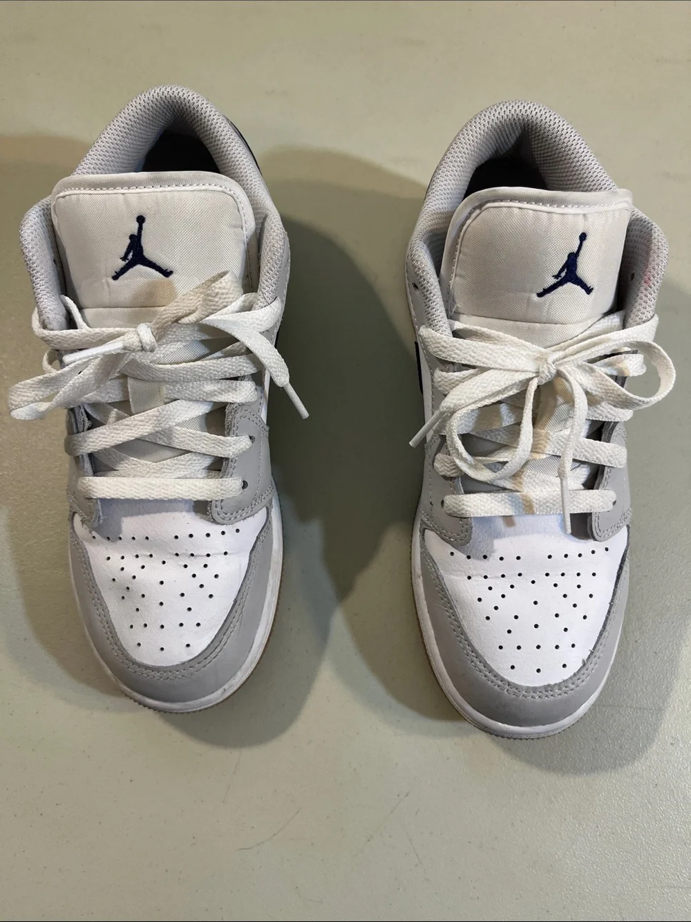 Nike Kids' White and Light Gray Low-Top Sneakers with Navy Logo